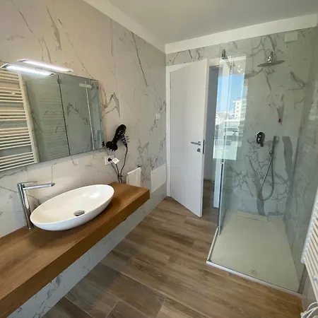 Penthouse Golden Lux With Sea View Apartamento Lignano Sabbiadoro Exterior foto